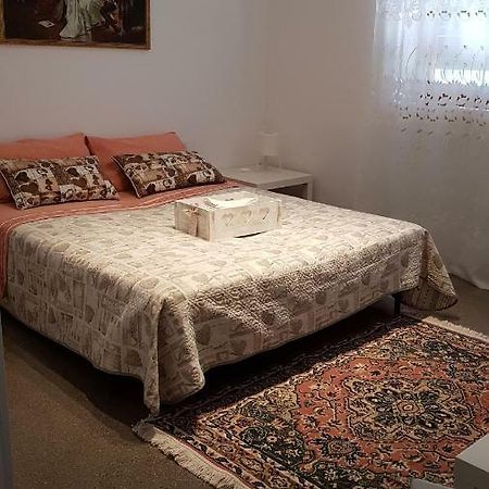 B&B 1984 Bari Bagian luar foto