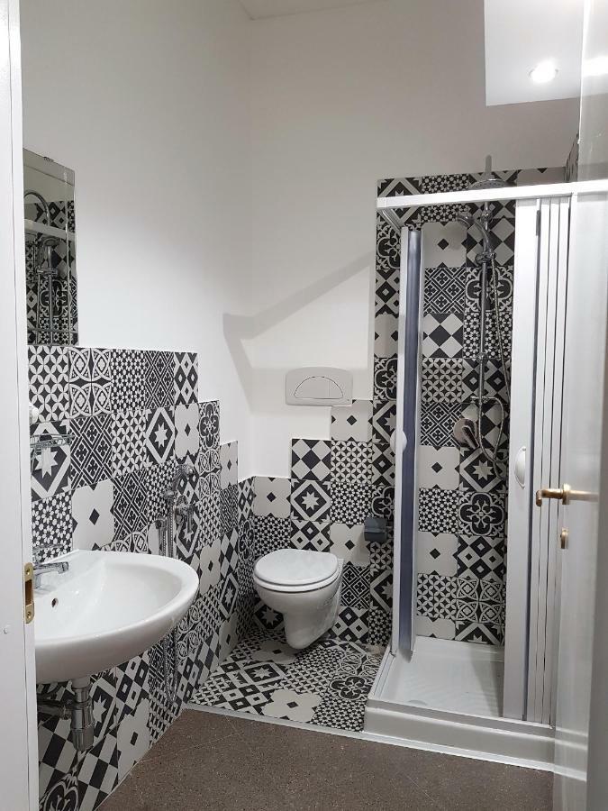 B&B 1984 Bari Bagian luar foto